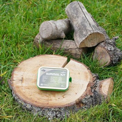 Trekker's survival kit - bushcraft