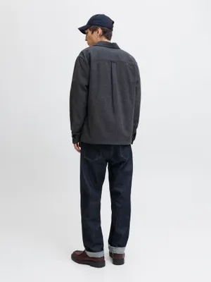Avslappnad overshirt med skjortkrage