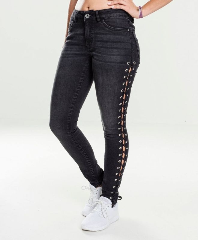 Skinny jeans with lace