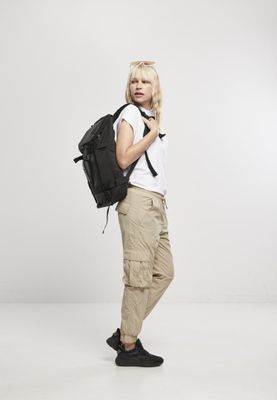 Long top with high neck lady