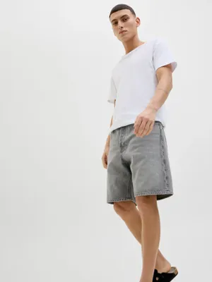Grå stenstvättade jeansshorts - loose fit