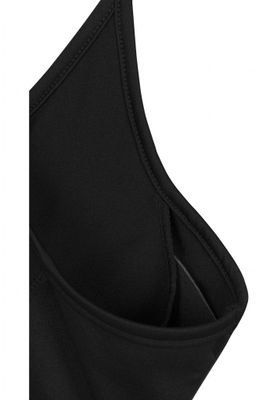 Black sports bra