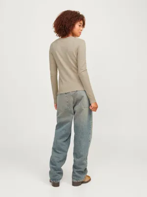 Rundhalsad stickad tröja dam slim fit