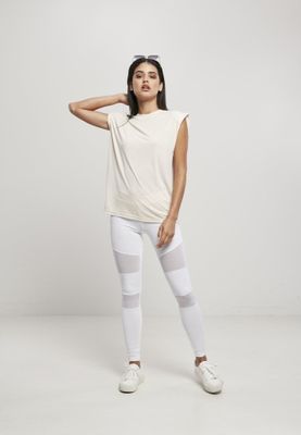 Top with wide shoulders
