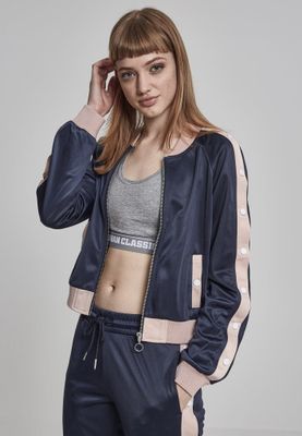Jacket with push buttons on the arms of the lady