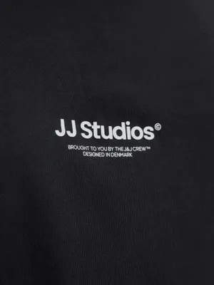 Svart T-shirt med liten logga – Jack & Jones Plus Size