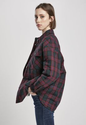 Lined checkered shirt lady