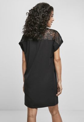 Short dress with lace