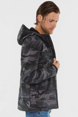 Camo softshell jacket with fleece lining