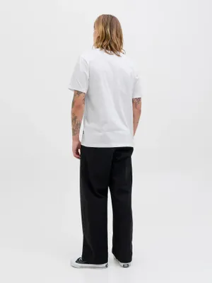 Vit T-shirt chilling bulldog