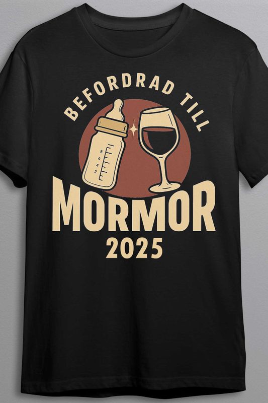 befordrad-till-mormor-t-shirt-2025-1