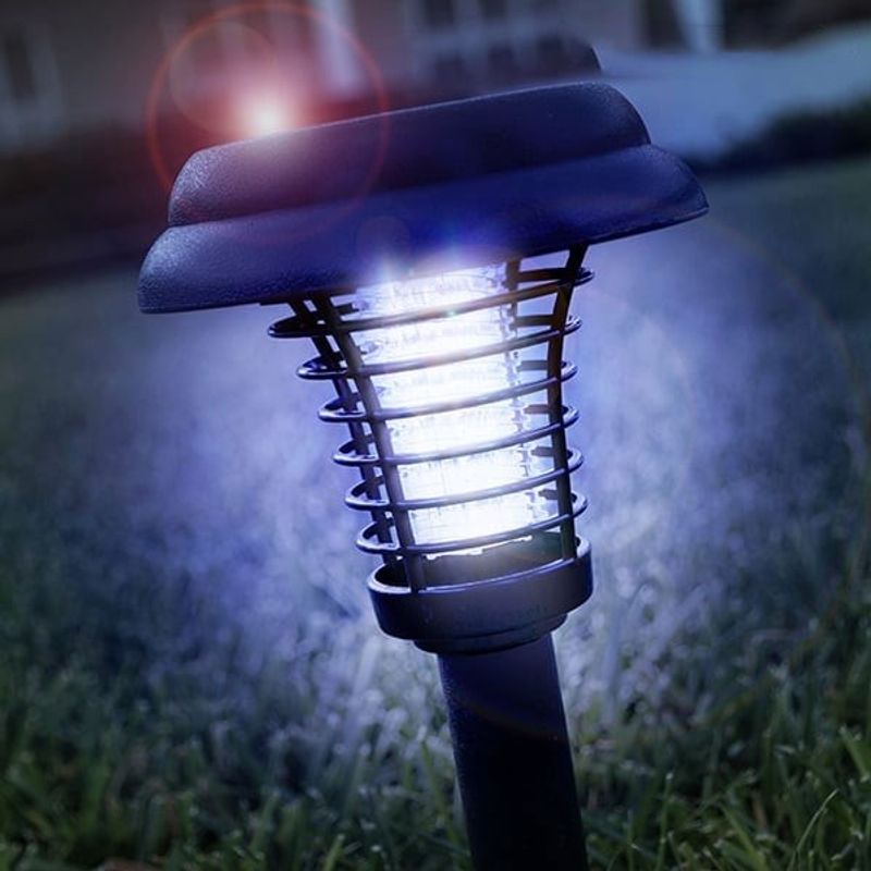 Solcelle lampe til have jagter myggen væk