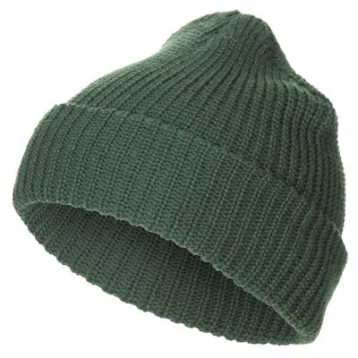 Knitted hat with coarse knitting
