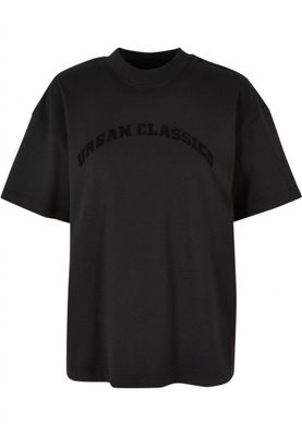 Women: Oversized t-shirt with velvet application.