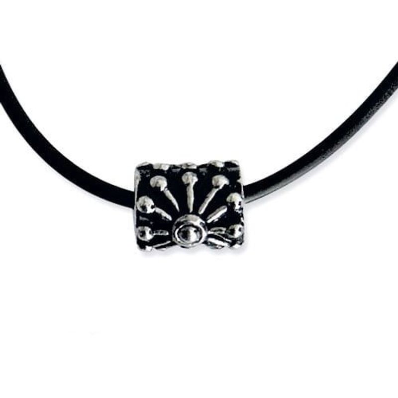 etNox - pendant with rubber string
