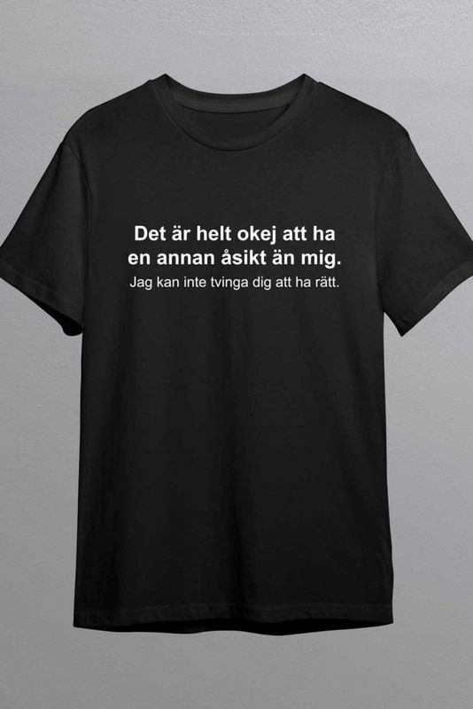Det är helt okej T-shirt