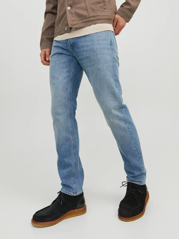 Ljusblå stentvättade tapered fit jeans - MIKE