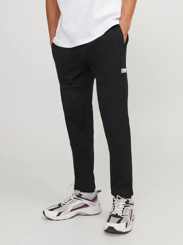 Svarta slim fit joggingbyxor J&J