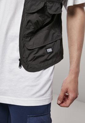 Men's vest with pockets that weigh lightly
