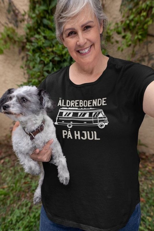 aldreboande-pa-tva-hjul-t-shirt-dam-1.jpg