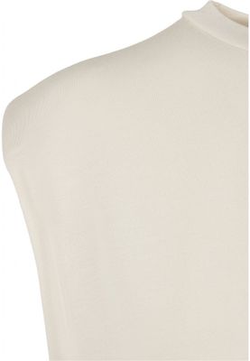 Top with wide shoulders