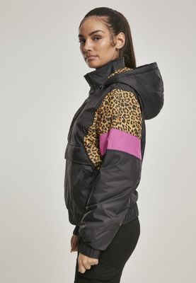 Black anorak with leopard pattern lady