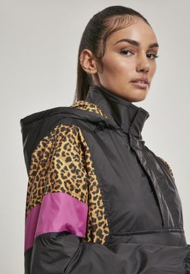 Black anorak with leopard pattern lady