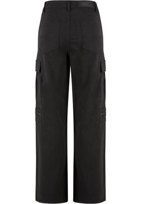 Practical women's cargo pants with extra pockets