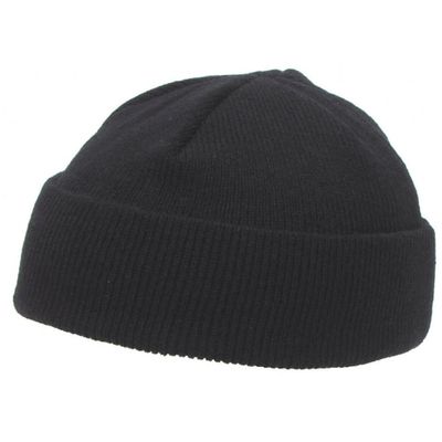 Short hat with folded edge