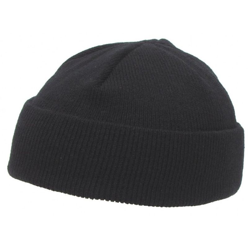 Short hat with folded edge