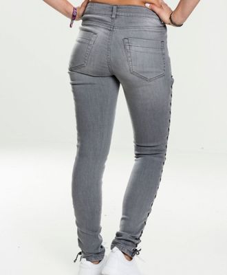Skinny jeans with lace