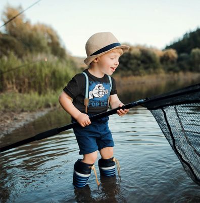 Father and son fishing partners børn T-shirt