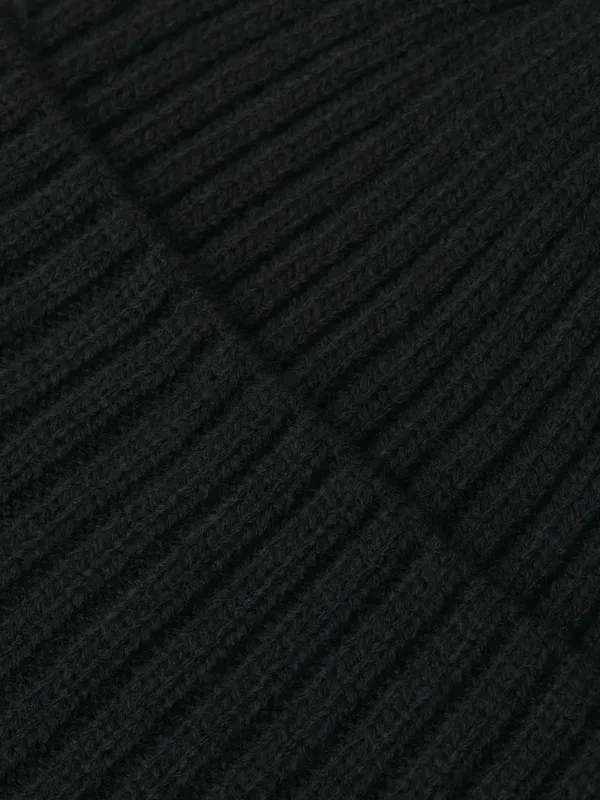 5AX7V0wE5XFJz_006