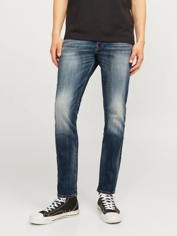 Mörka slim fit jeans med stentvättad yta - GLENN