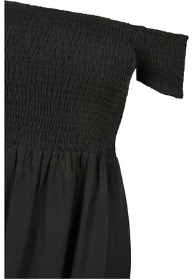 Short dress with bare shoulders