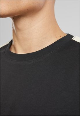 Tennis Core Tee klassisk tenniströja med randig detalj