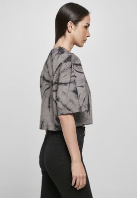 Kort t-shirt oversize og batikmønster