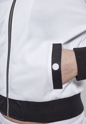 Jacket with push buttons on the arms of the lady