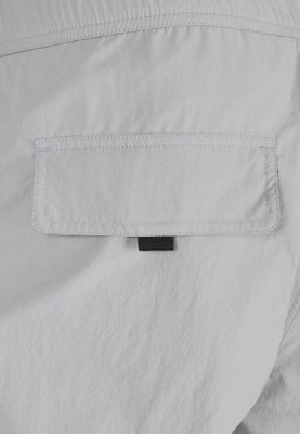 Cargo pants in nylon