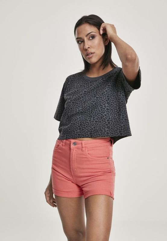 Short oversize t-shirt with leopard pattern