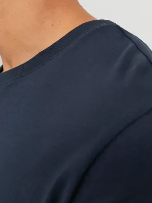 Basic T-shirt från J&J