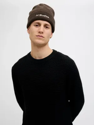 JJ Studios brun stickad mössa