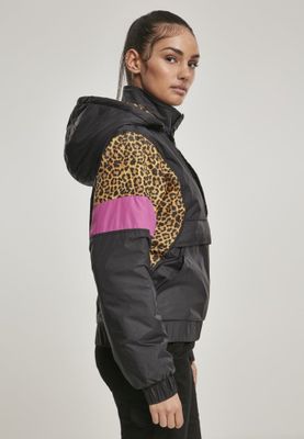 Black anorak with leopard pattern lady