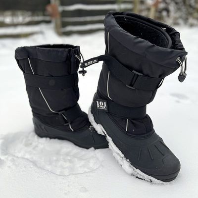 Snow boots with warm felt lining