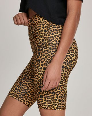 Leopard patterned cycling pants lady