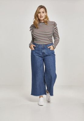 Long-sleeved sweater with a long skirt