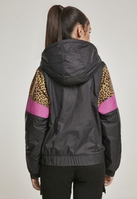 Black anorak with leopard pattern lady