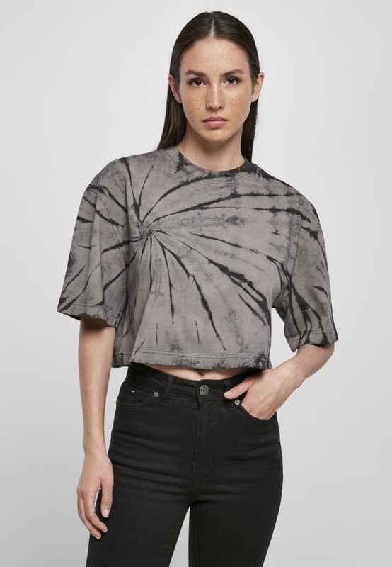 Kort t-shirt oversize og batikmønster