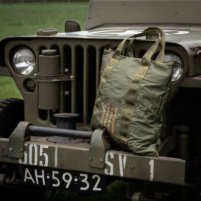 Paratrooper tote bag