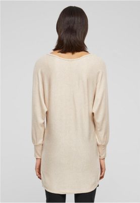 Women's long knitted sweater including necklace